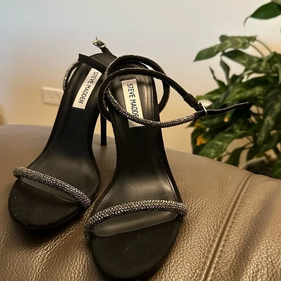 Steve Maden Black Crystals Sandals - Picture 4 of 8
